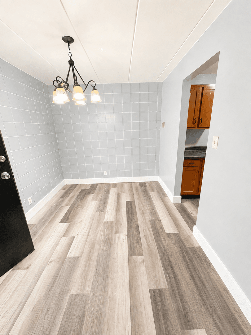 Elkhart Apartment: 204 Middlebury St