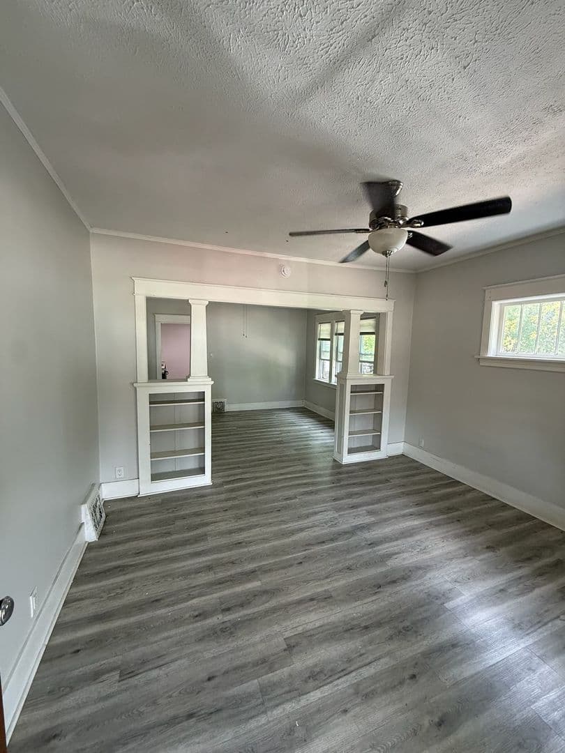 South Bend Apartment: 2113 S Meade Street