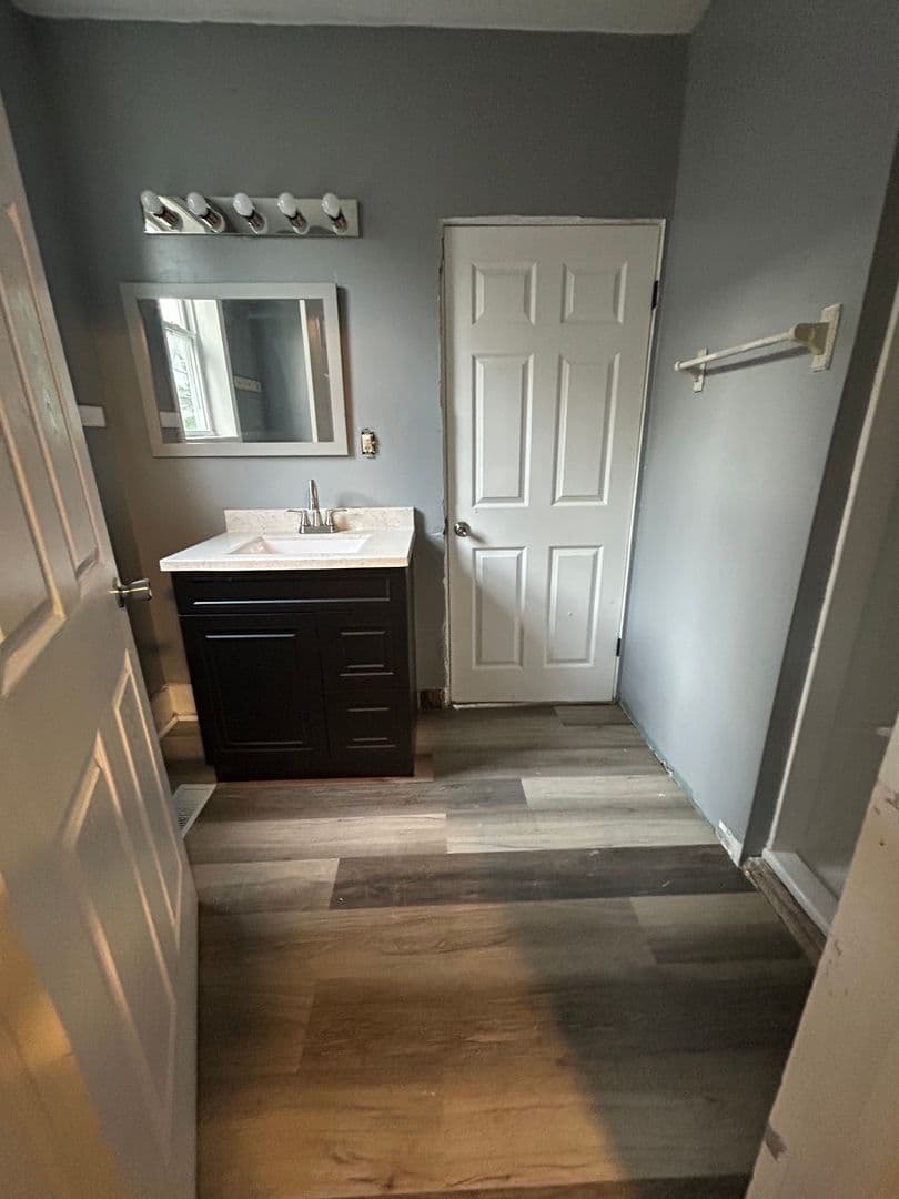 Elkhart Apartment: 423 West Marion Street
