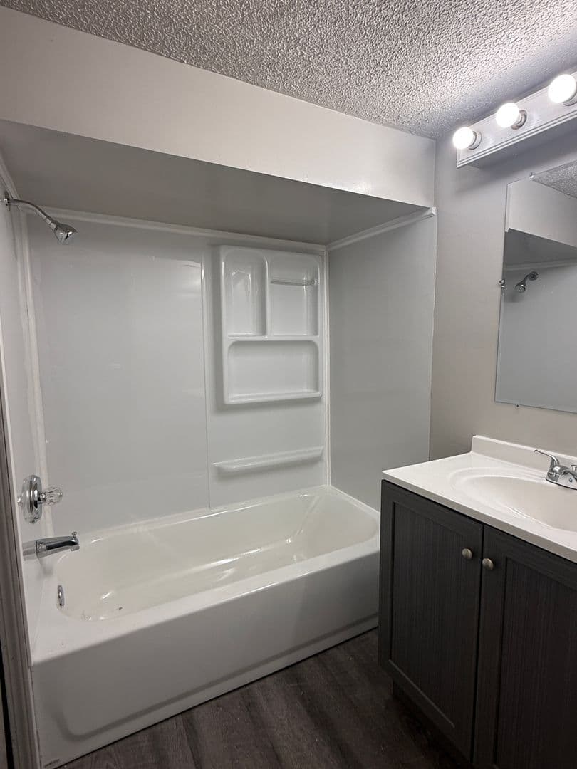 South Bend House: 52626 Hastings St