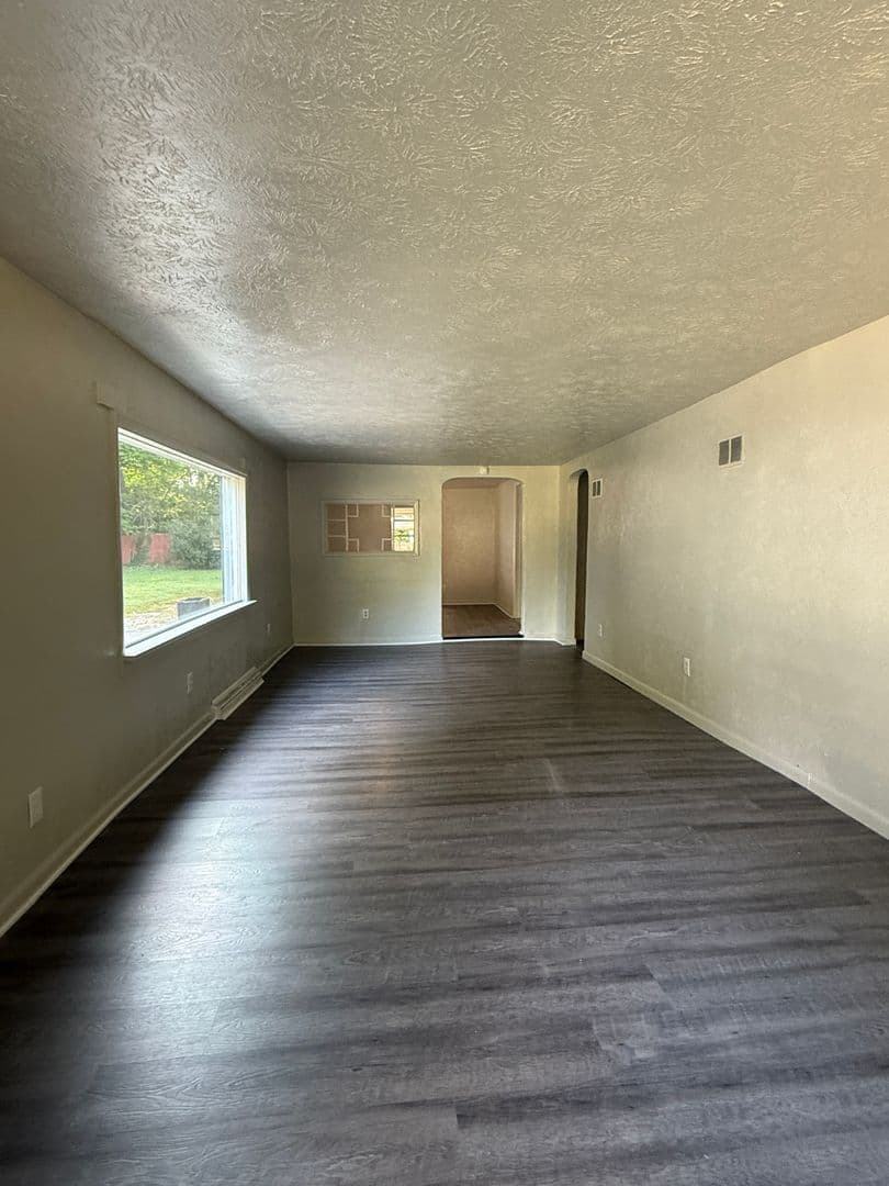 South Bend House: 52626 Hastings St