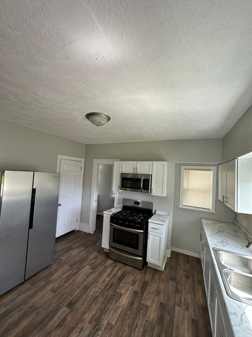 Mishawaka Apartment: 311 S Taylor St