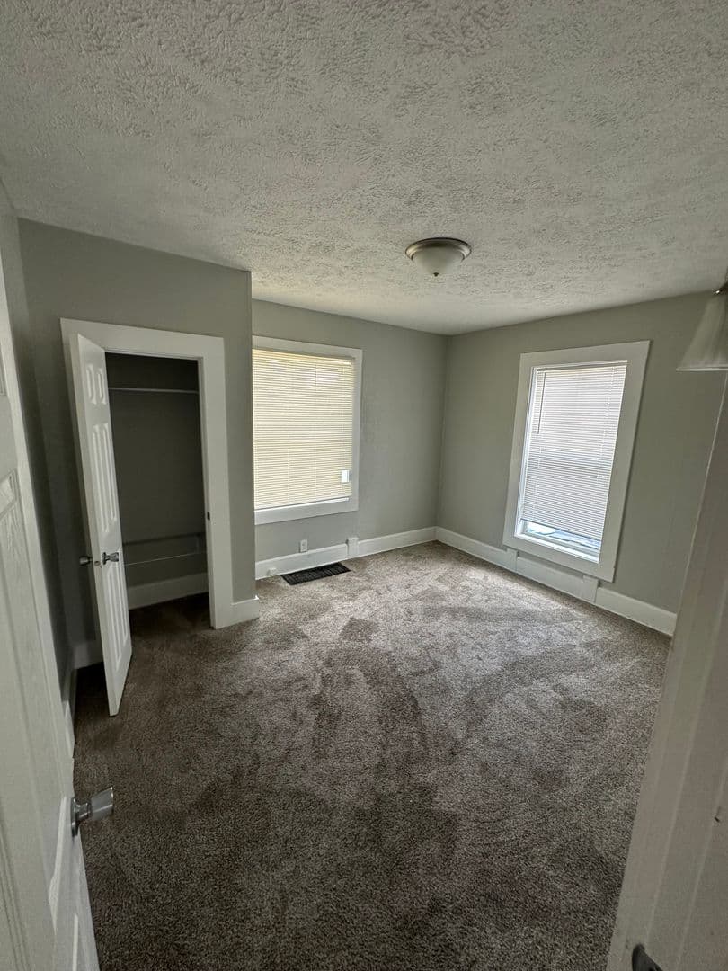 Mishawaka Apartment: 311 S Taylor St