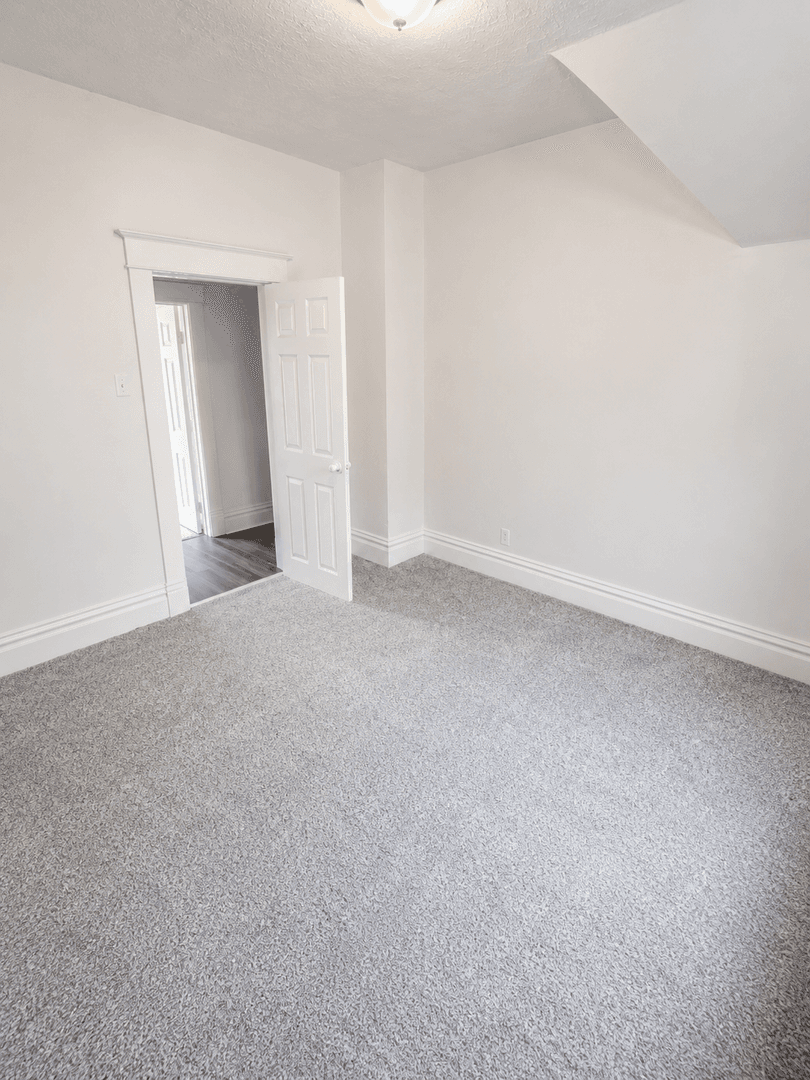 South Bend Apartment: 736 Lawndale