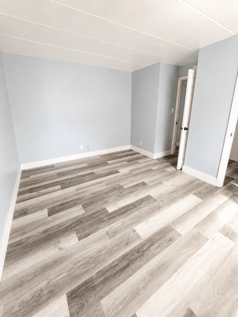 Elkhart Apartment: 204 Middlebury St