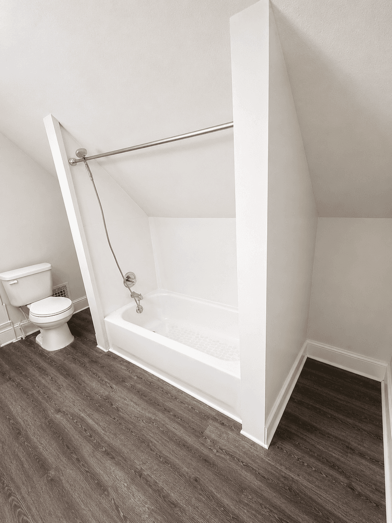 South Bend Apartment: 736 Lawndale