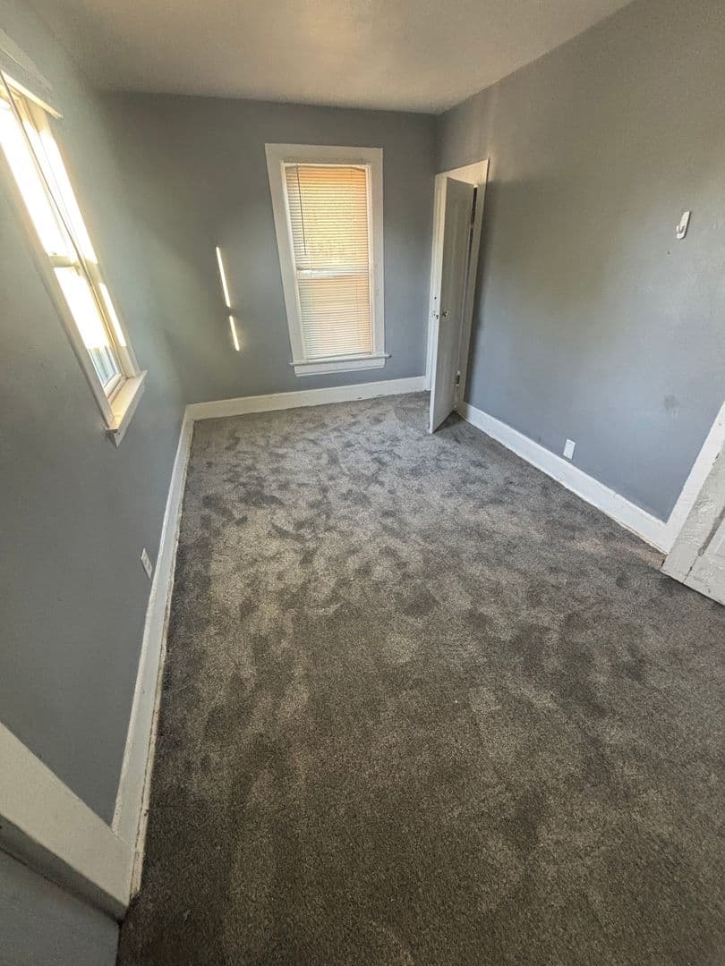 South Bend House: 2205 Lincoln Way W