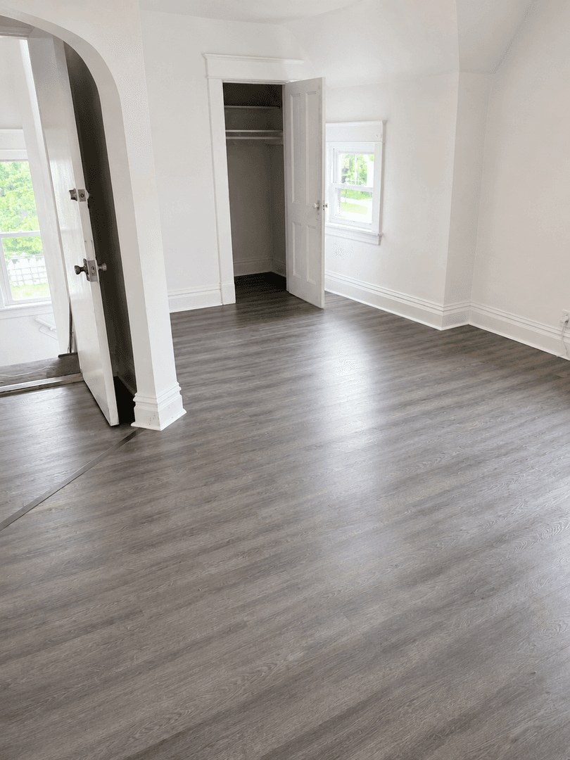 South Bend Apartment: 736 Lawndale