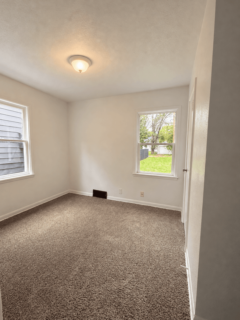 South Bend House: 1317 N Huey St