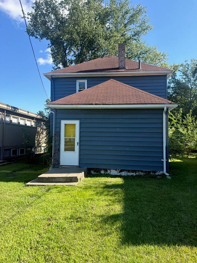 South Bend House: 2205 Lincoln Way W
