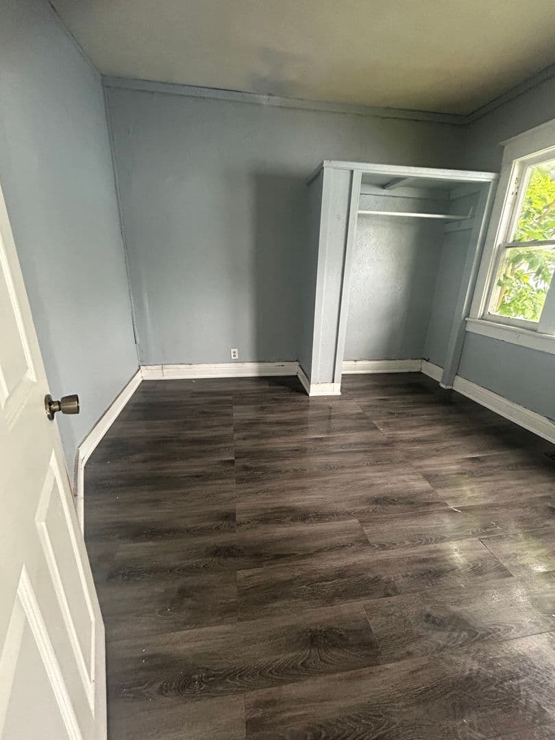 Elkhart Apartment: 604 West Marion Street