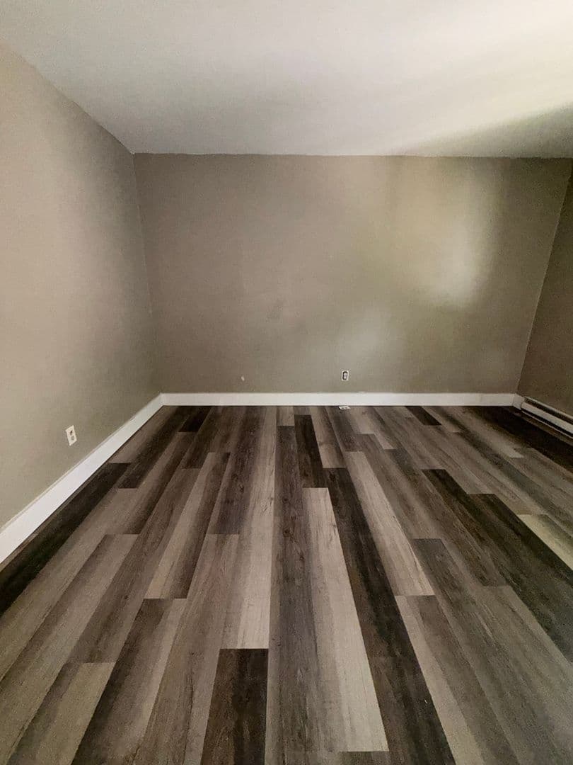 Elkhart Apartment: 204 Middlebury St