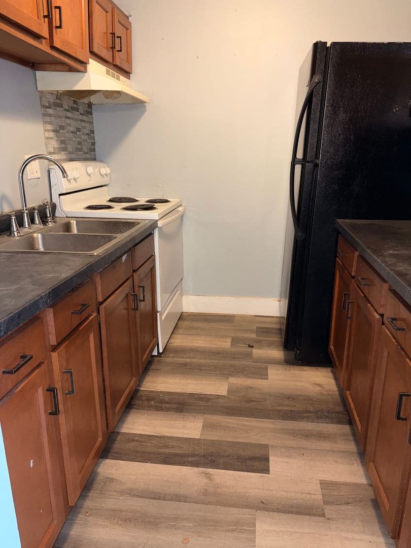 Elkhart Apartment: 204 Middlebury St