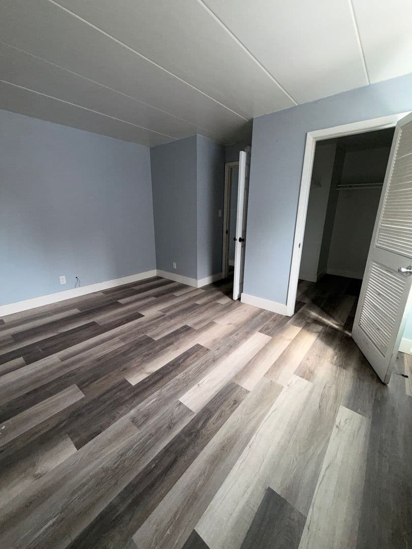 Elkhart Apartment: 204 Middlebury St