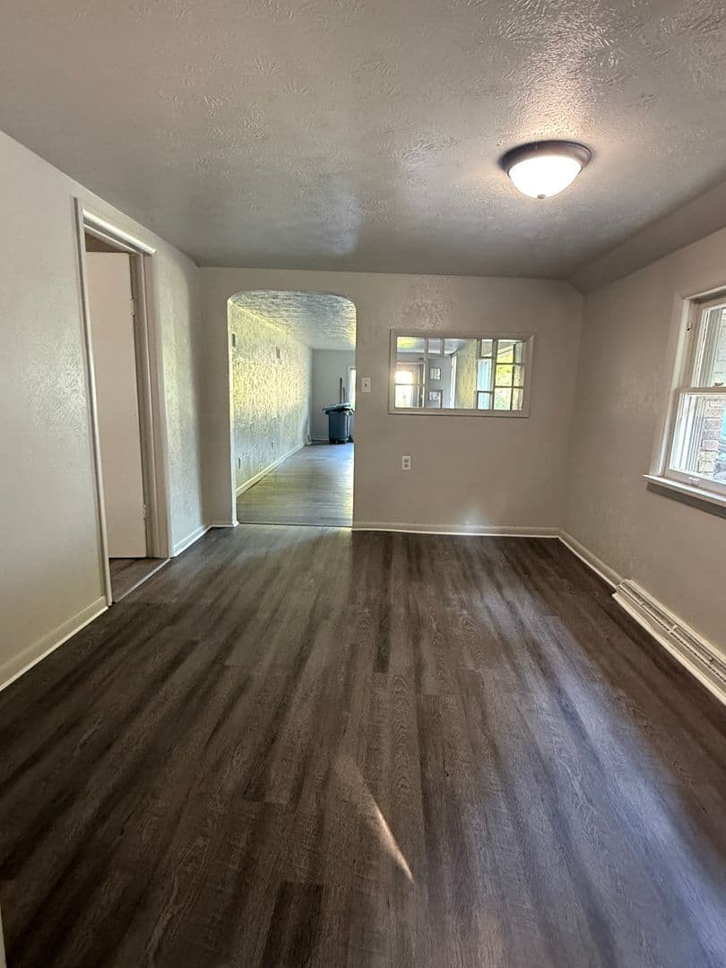 South Bend House: 52626 Hastings St