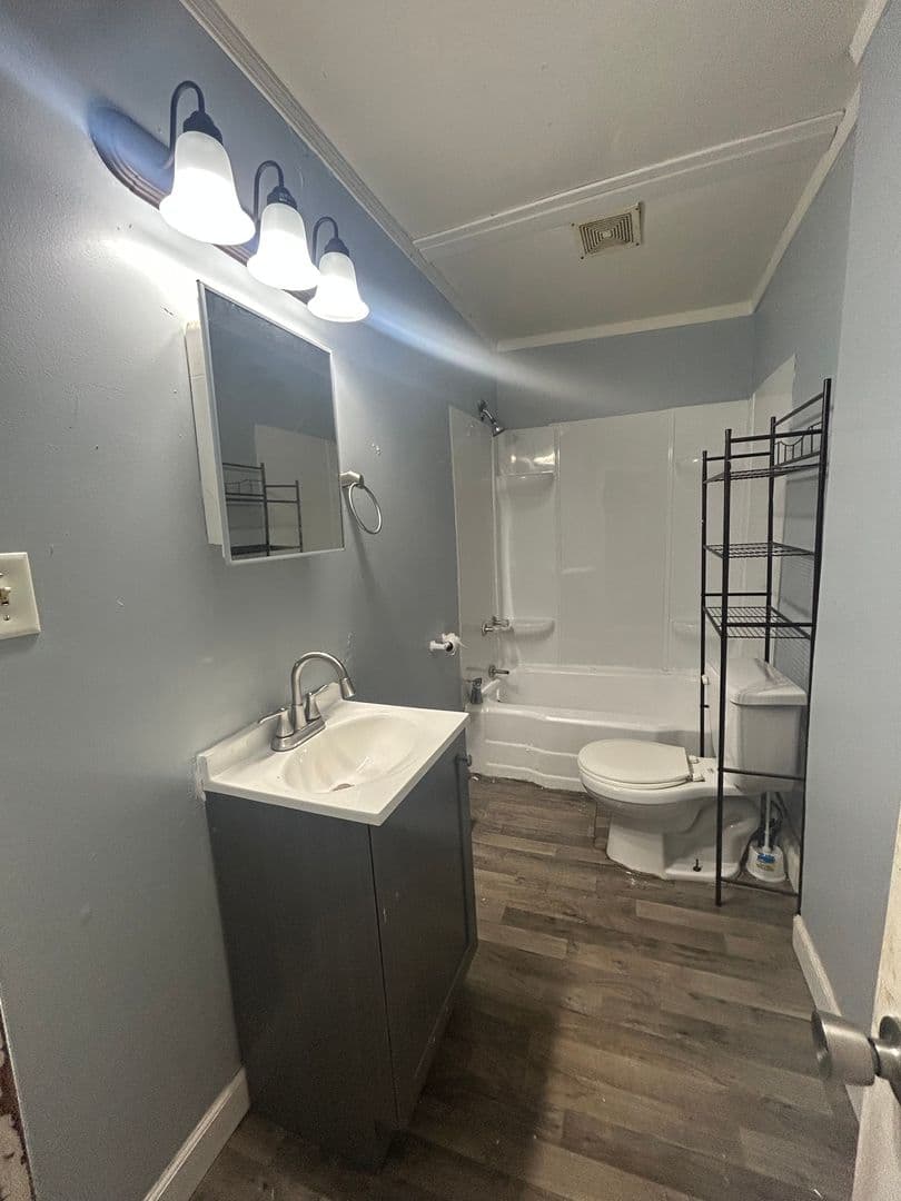 Elkhart Apartment: 604 West Marion Street