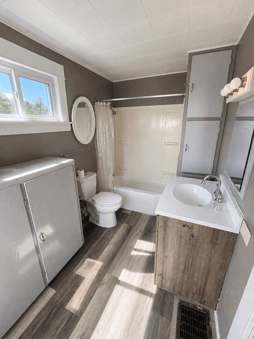 South Bend House: 202 North Brookfield Street