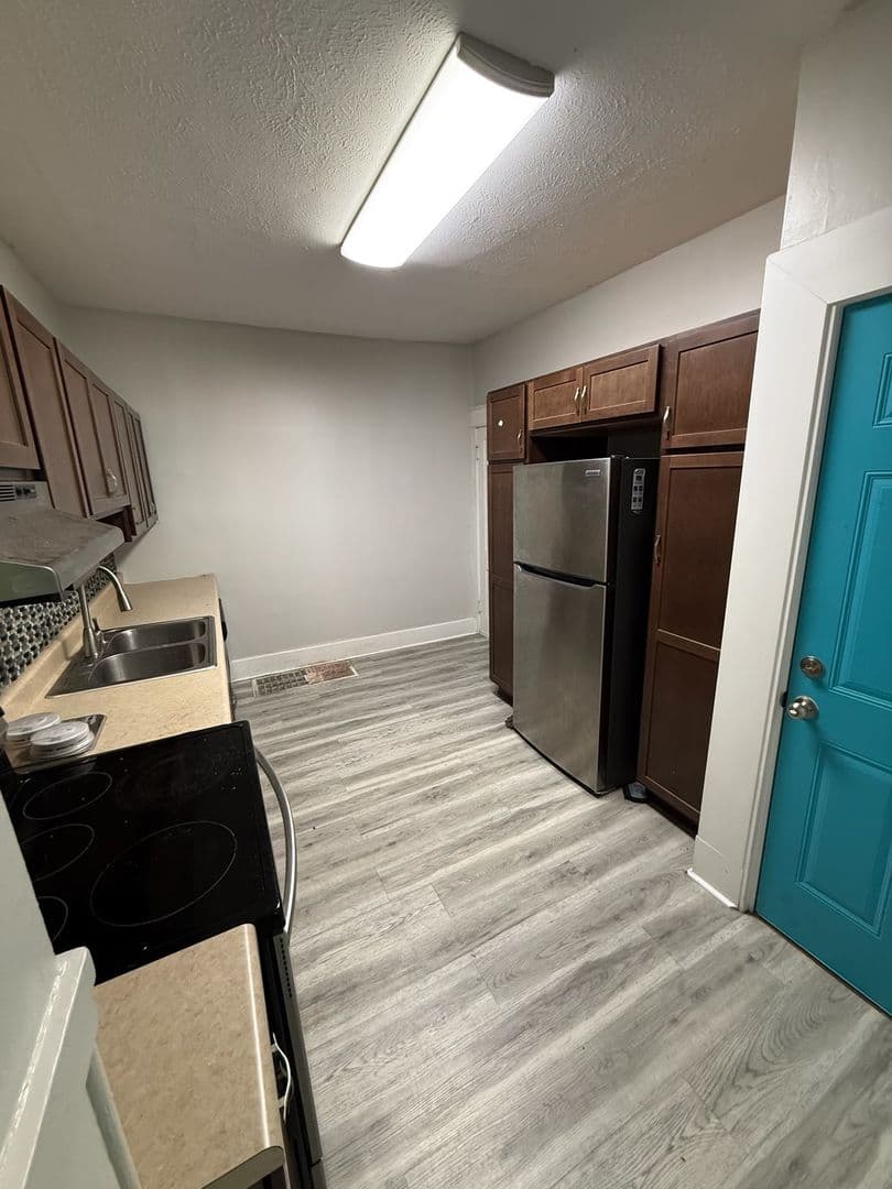 South Bend Apartment: 2113 S Meade Street