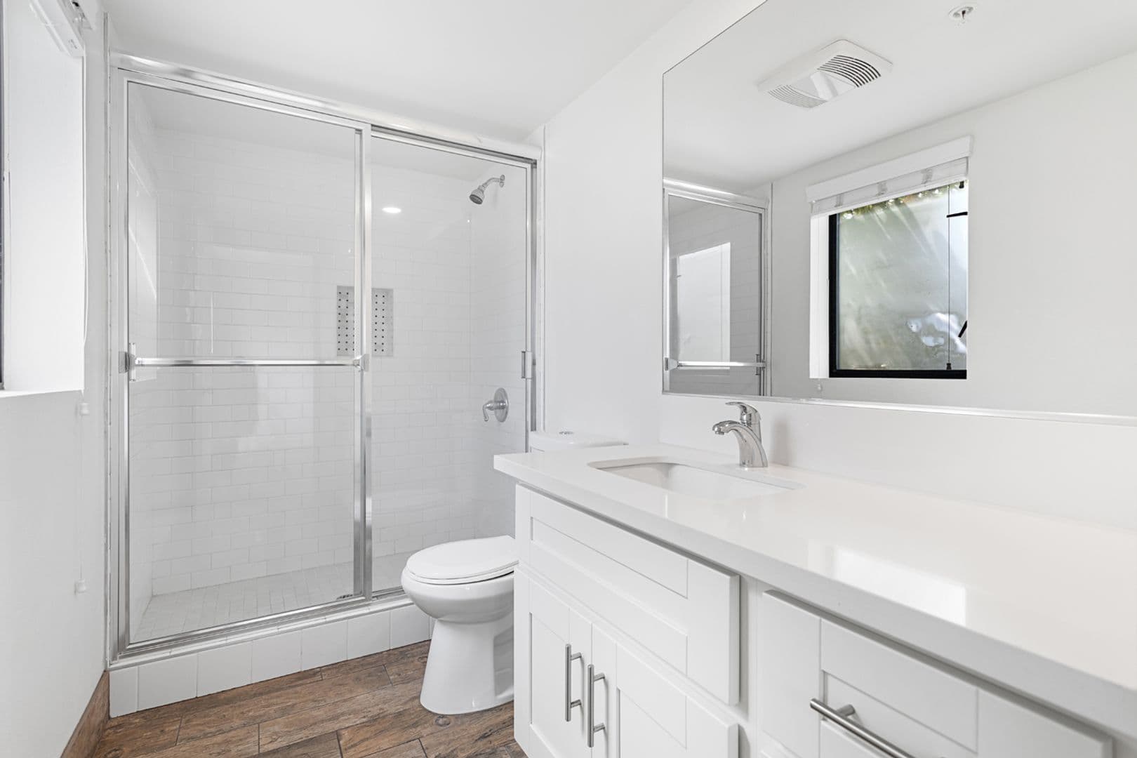 Los Angeles Apartment: 2802 Ellendale Place