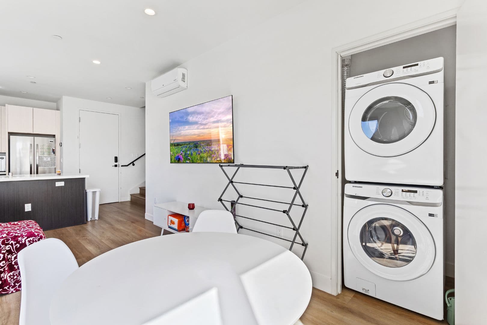 Los Angeles Apartment: 2714 Portland Street