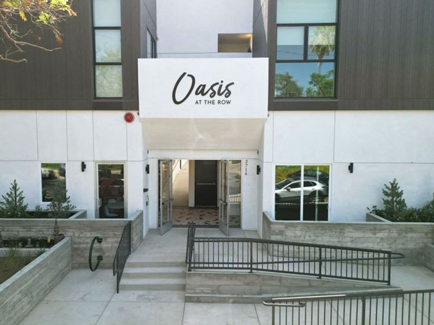 Los Angeles Apartment: 2714 Portland Street