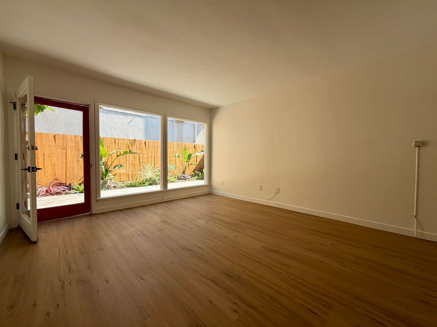 Los Angeles Apartment: 3741-3745 Jasmine Ave
