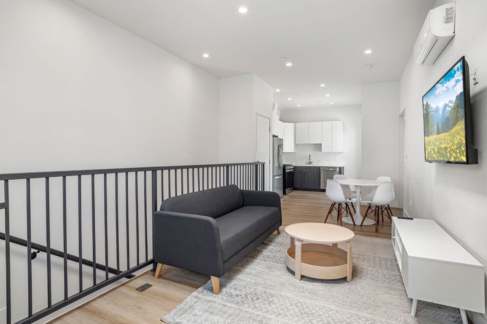 Los Angeles Apartment: 2714 Portland Street