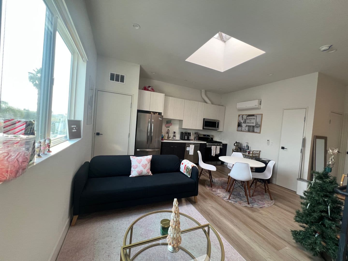Los Angeles Apartment: 2714 Portland Street