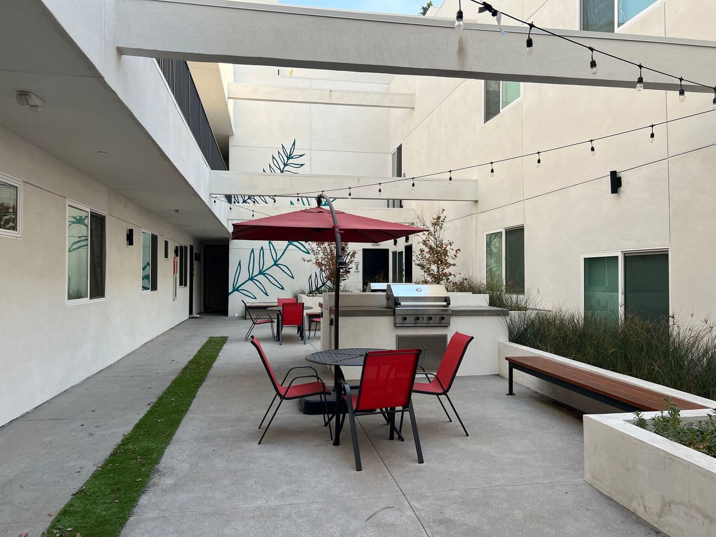 Los Angeles Apartment: 2714 Portland Street