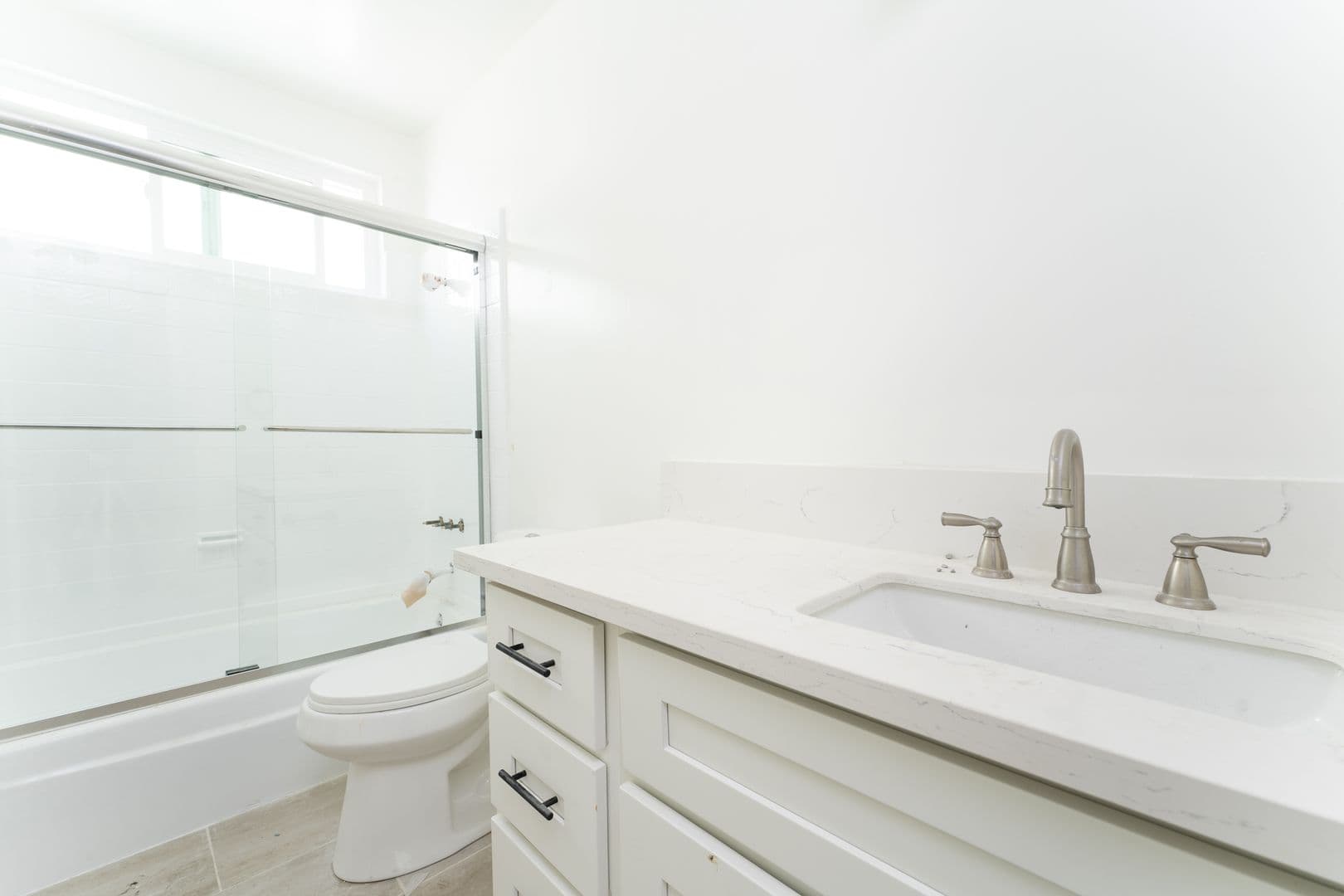 Los Angeles Apartment: 2670 Ellendale Place