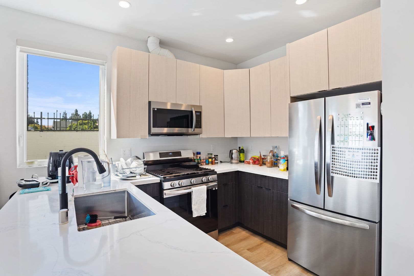 Los Angeles Apartment: 2714 Portland Street