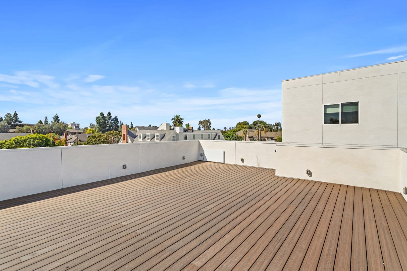 Los Angeles Apartment: 2714 Portland Street