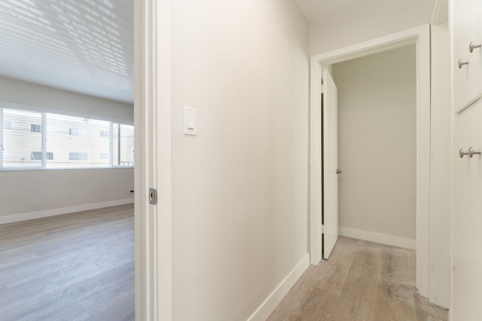 Los Angeles Apartment: 2670 Ellendale Place