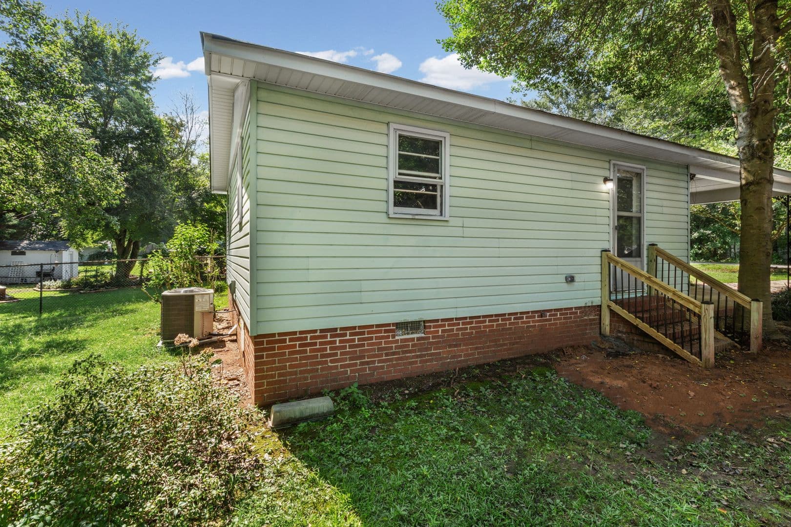 Carrollton House: 102 Pierce Street