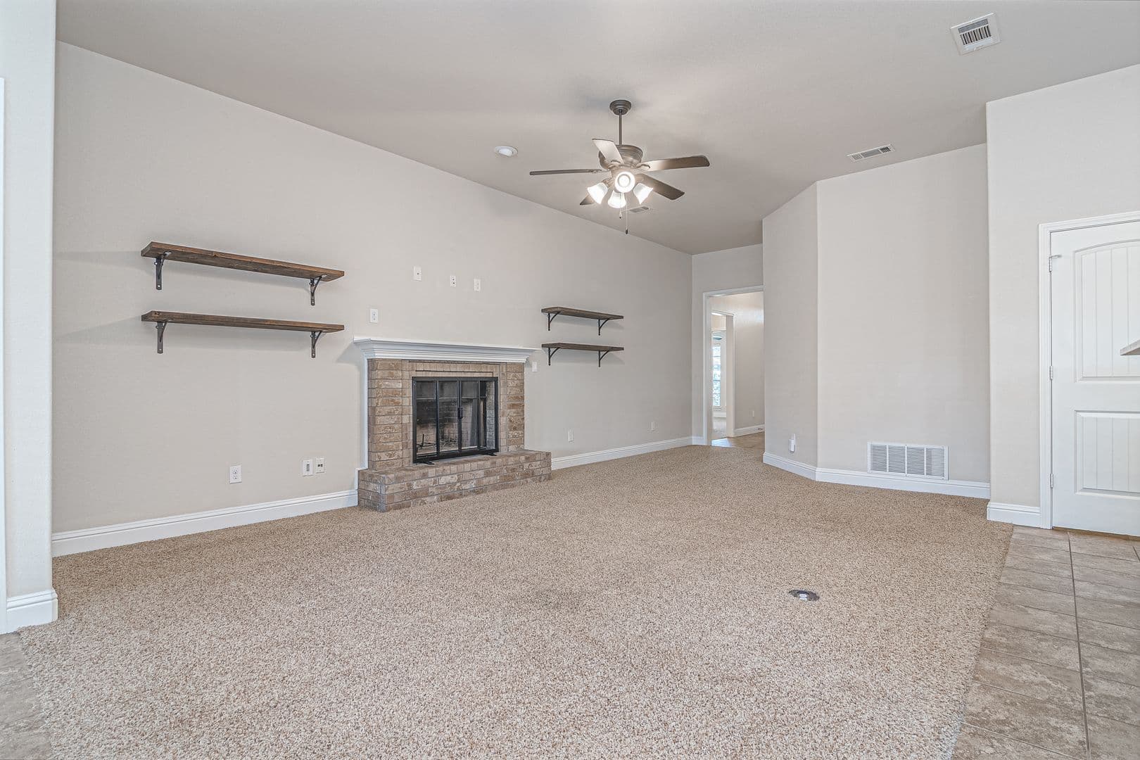 Midland House: 5914 Wagner