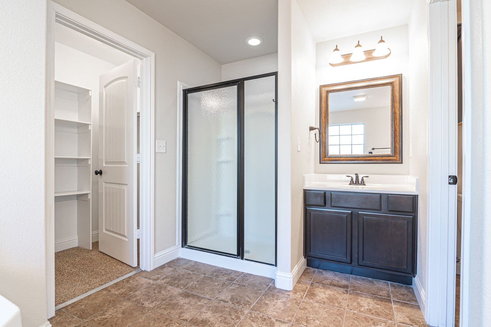 Midland House: 5914 Wagner
