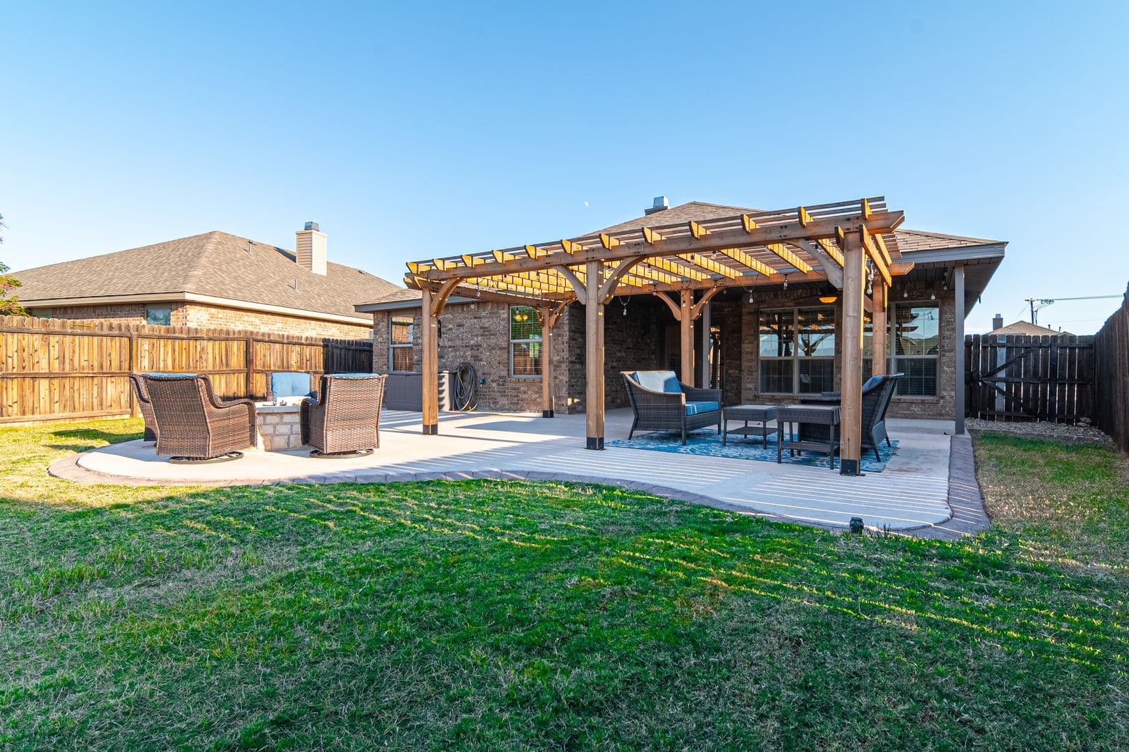 Midland House: 5914 Wagner