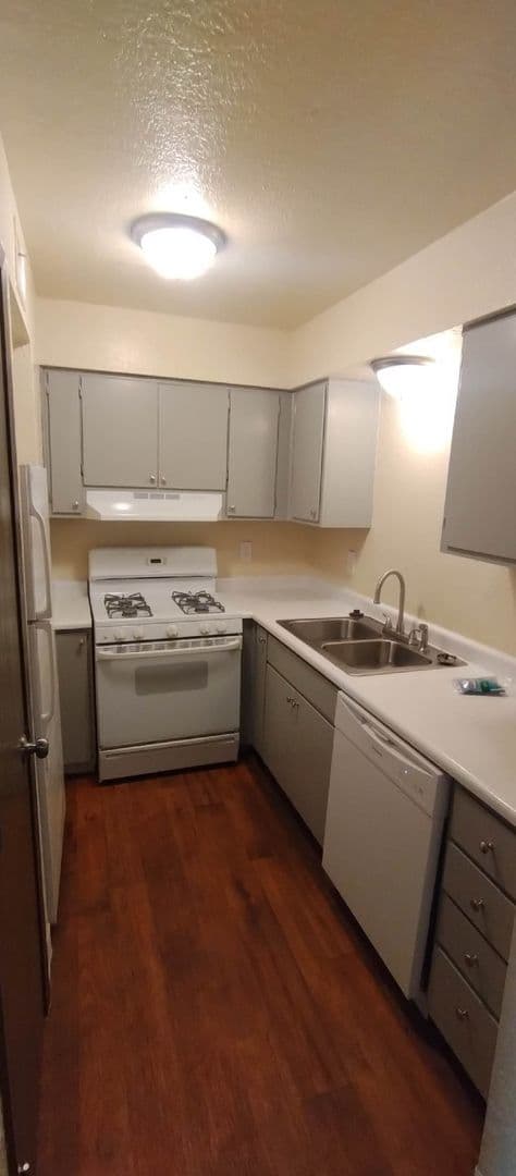 Albuquerque Apartment: 14225 Copper Ave NE