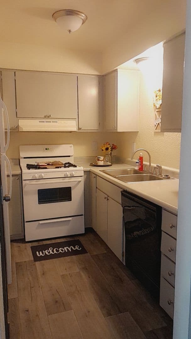 Albuquerque Apartment: 14225 Copper Ave NE