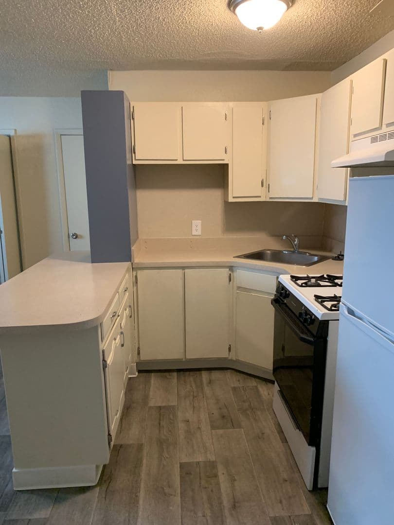 Albuquerque Apartment: 2426 Garfield Ave SE