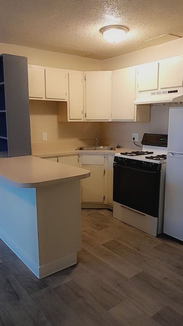 Albuquerque Apartment: 2426 Garfield Ave SE