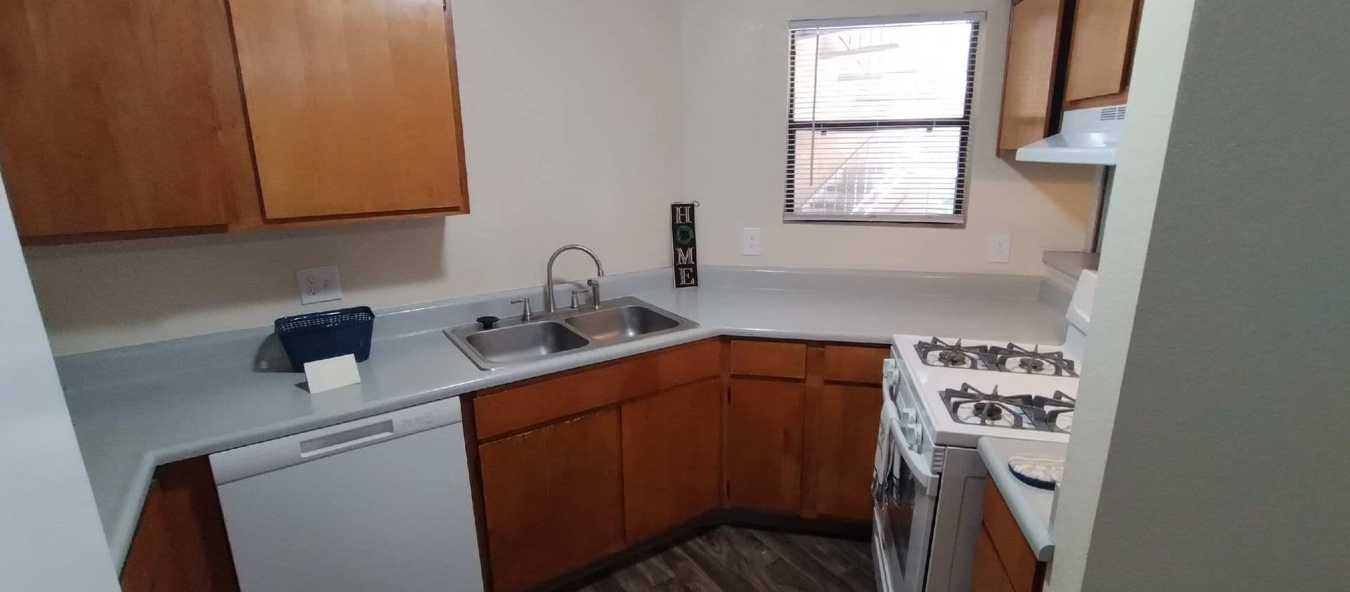 Albuquerque Apartment: 6110 Academy Rd NE