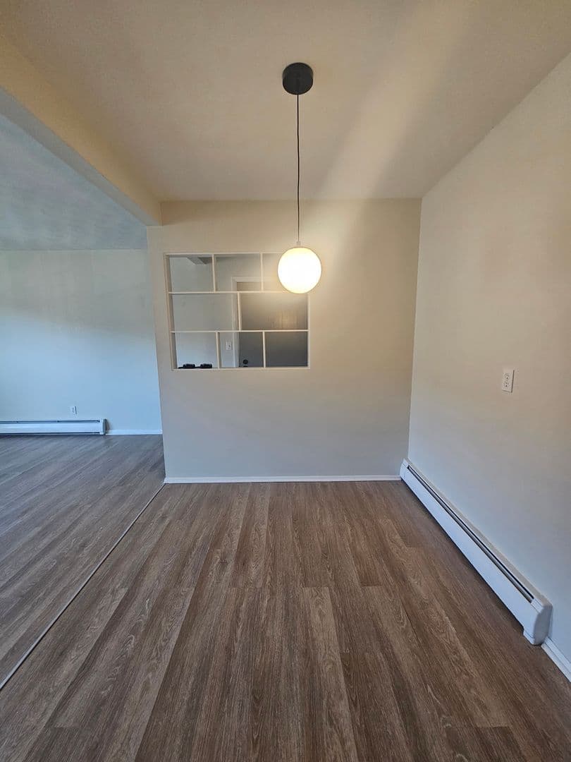 Davenport Apartment: 1656-1666 W 42nd St.