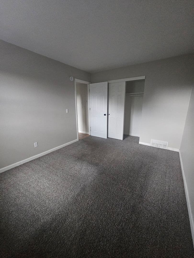 Davenport Apartment: 3424 Heatherton Drive
