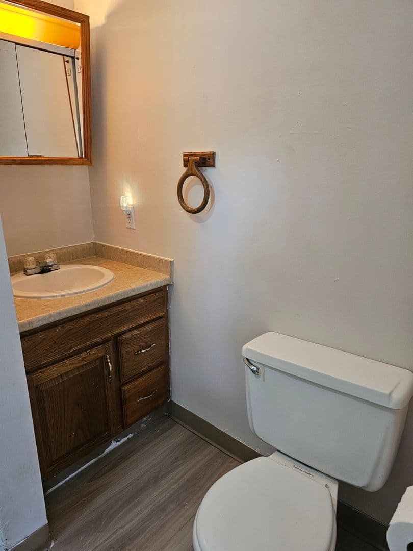 Aledo Apartment: 607 NE 3rd Ave