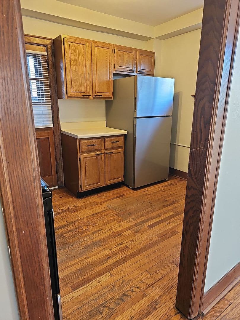 Davenport Apartment: 1011 Bridge Ave. - 1212 E 10th St.