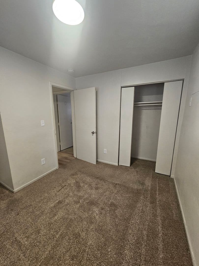 Aledo Apartment: 401-407 SW 8th St.