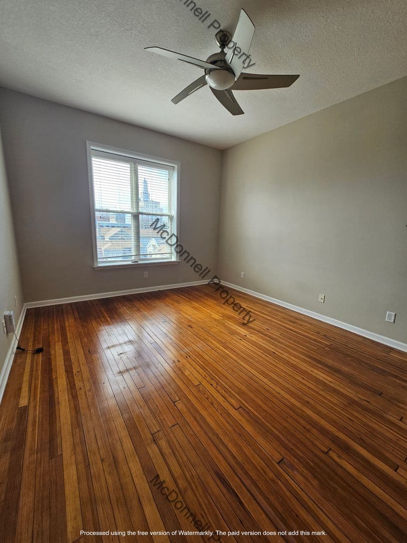 Davenport Apartment: 108 W 5th Street