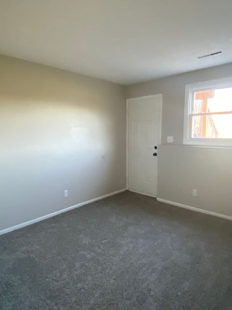 Davenport Apartment: 769 W 61st St.