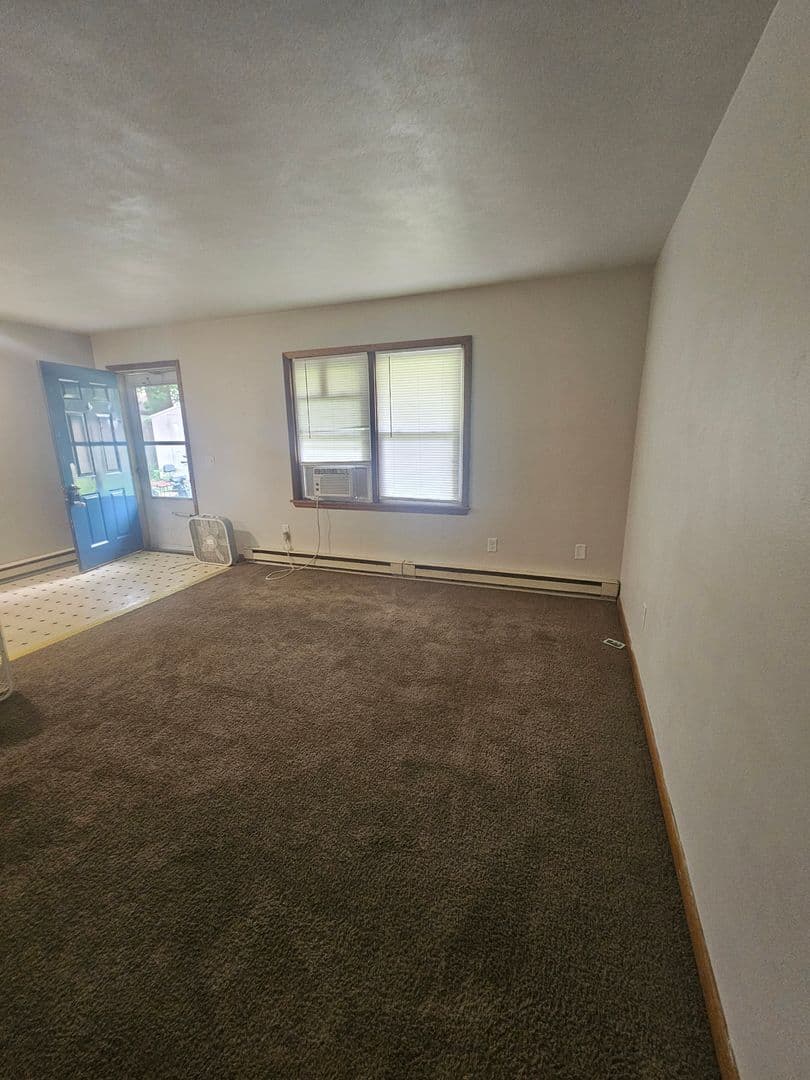 Aledo Apartment: 607 NE 3rd Ave